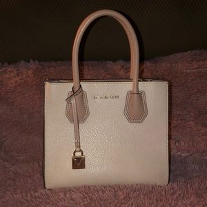 👜 Michael Kors Mercer Pebbled Mini Bag 👜